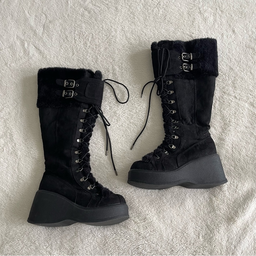 ☆ y2k fuzzy winter boots ☆